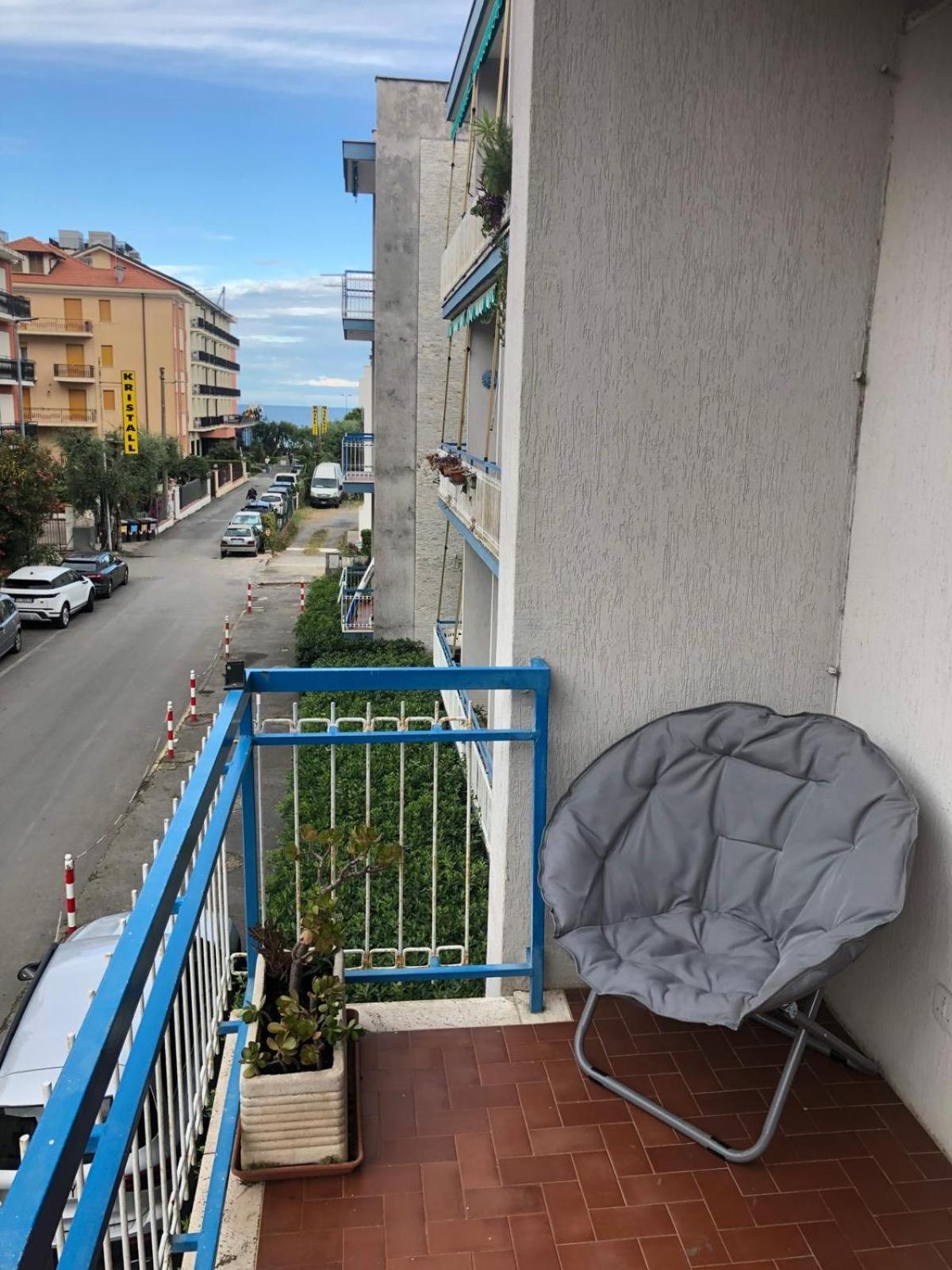 Appartamento A 100 Mt Dalla Spiaggia 迪亚诺马里纳 外观 照片